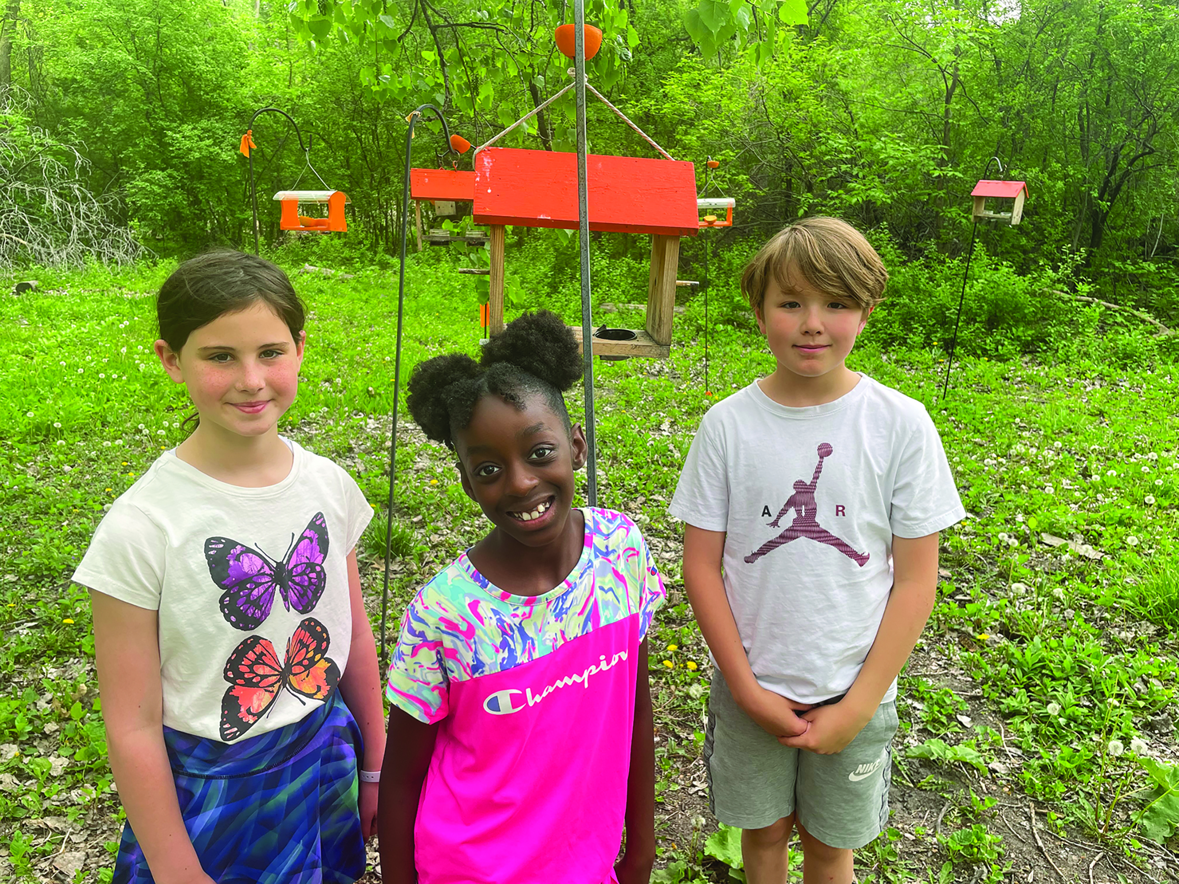 Kenwood 4th graders visiting the Oriole feeding station near East Cedar Lake Beach (Photo Karin Olson)